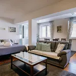 Toma Apartment By Duhomes